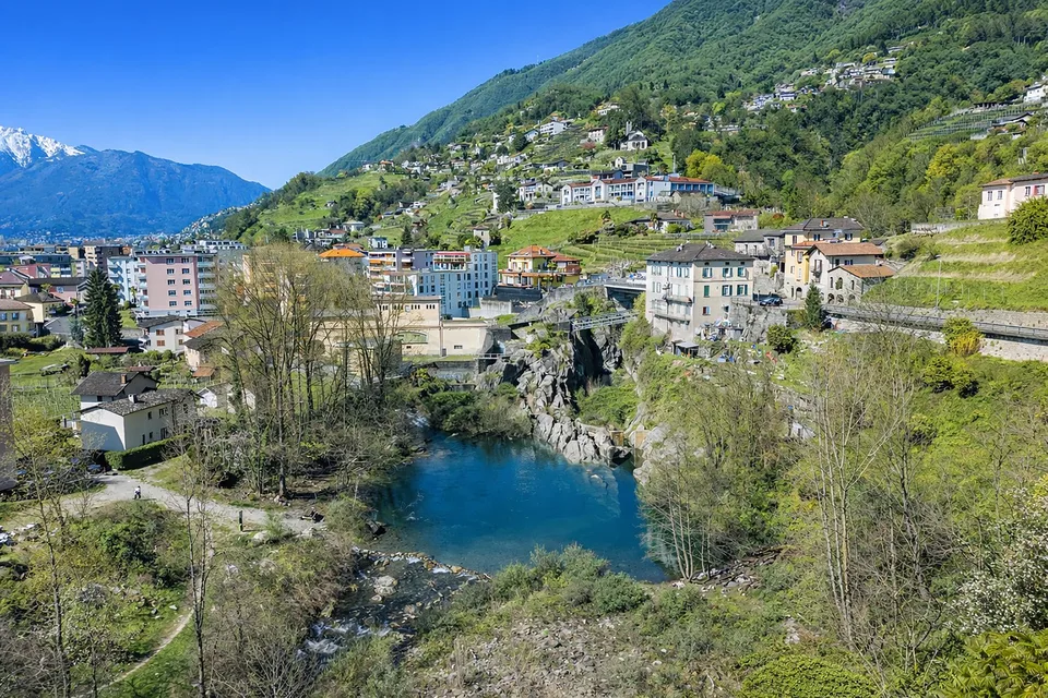 Appartamento 4.5 locali con grande terrazza coperta e giardino privato