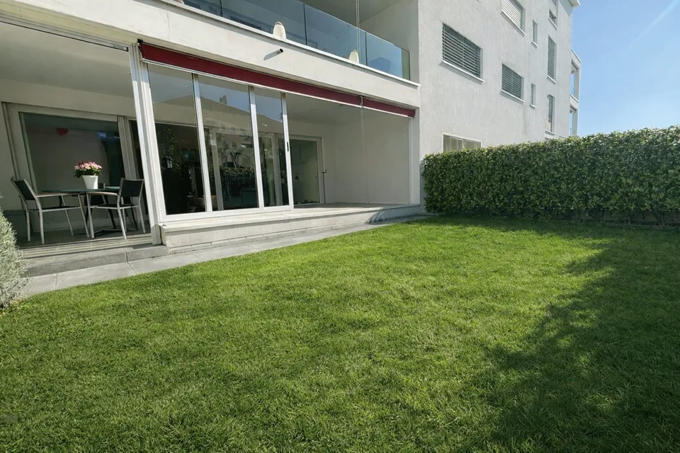 Appartamento 4.5 locali con grande terrazza coperta e giardino privato