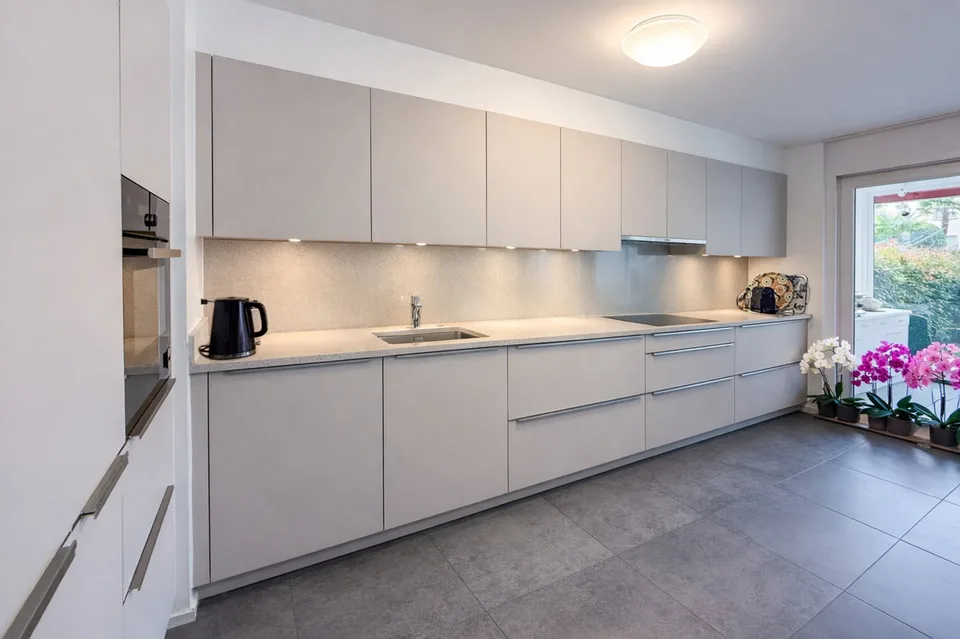 4,5-Zimmer-Wohnung mit Wintergarten und privat Garten