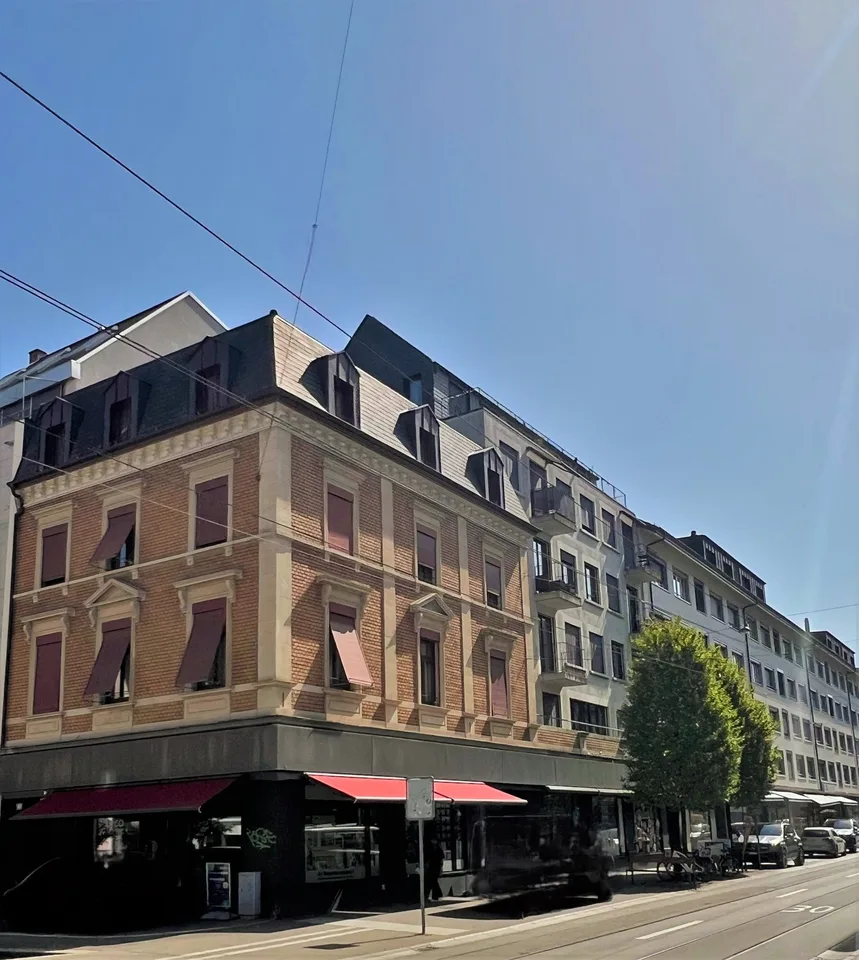 Cluster-Wohnung mit Badewanne – im Gundeliqaurtier