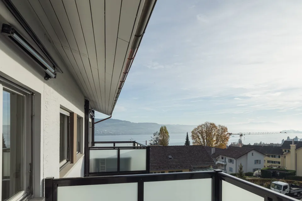 Charmante 4-Zimmer-Wohnung mit Balkon an ruhiger Lage in Horgen