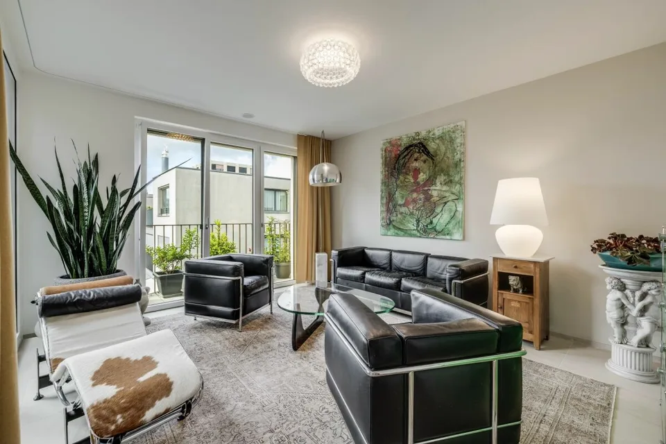 Modern 4.5 room maisonette apartment with loggia and parking space