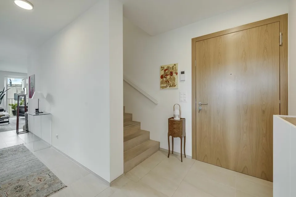 Modern 4.5 room maisonette apartment with loggia and parking space