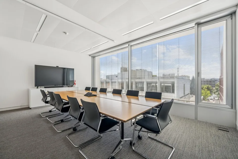 Espace de bureau de haute qualité pour les entreprises exigeantes – photo 6 sur 12