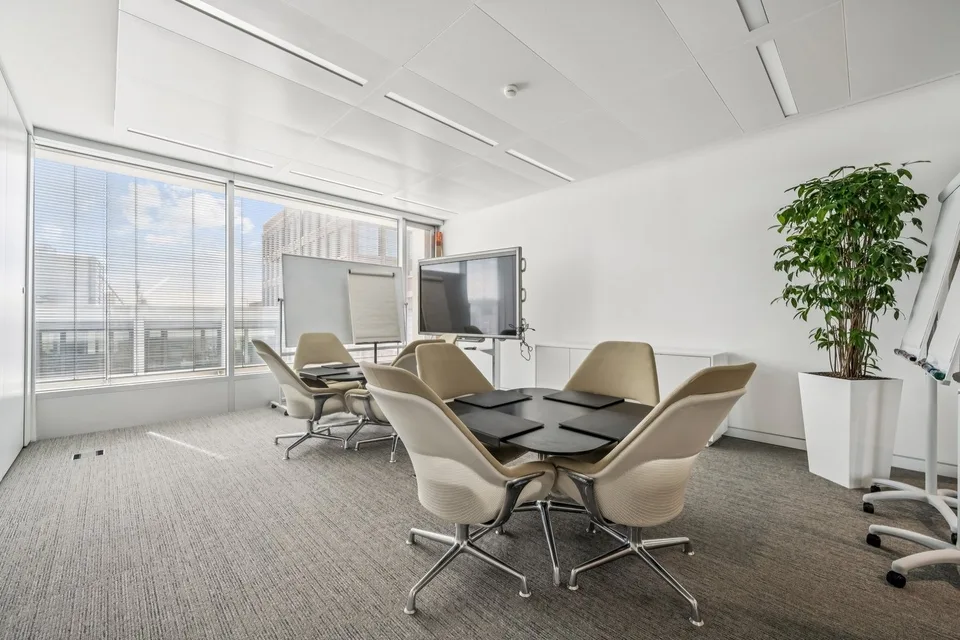 Espace de bureau de haute qualité pour les entreprises exigeantes – photo 7 sur 12