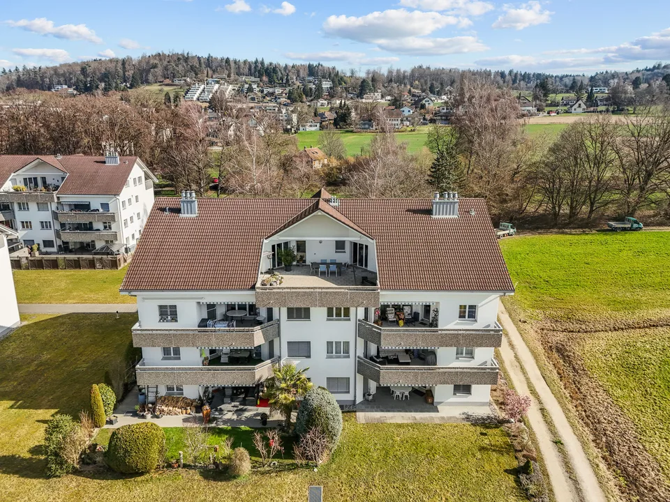 Exklusive 5½-Zimmer-Dachwohnung mit Lift direkt in die Wohnung