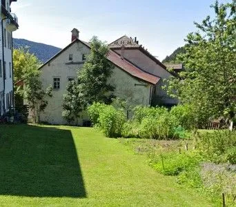 *Maison près du lac*