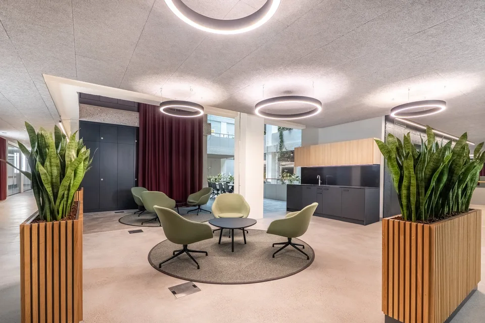 Voll ausgebaute, hochmoderne Büroflächen an bester Lage in Zürich Altstetten