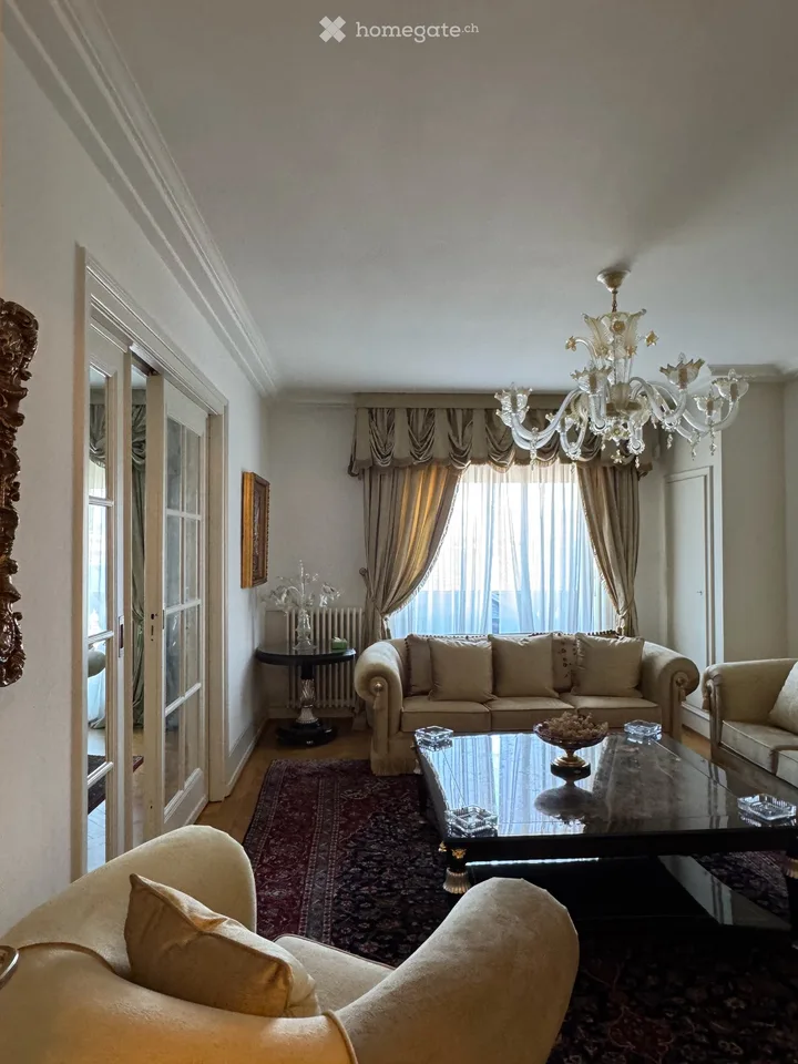 Superb reception apartment facing the lake with a breathtaking view on the 6th floor