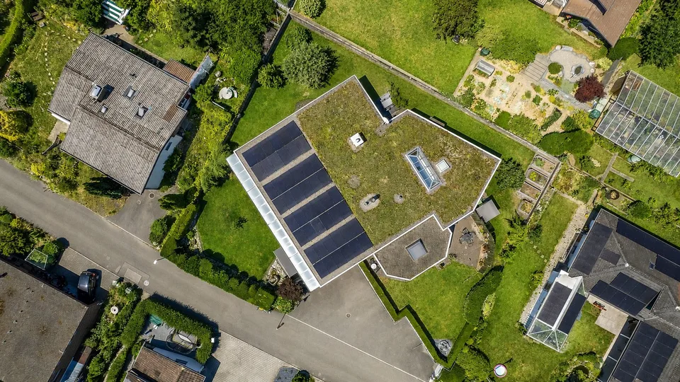 Idylle rurale avec vue lointaine et diverses possibilités d'utilisation