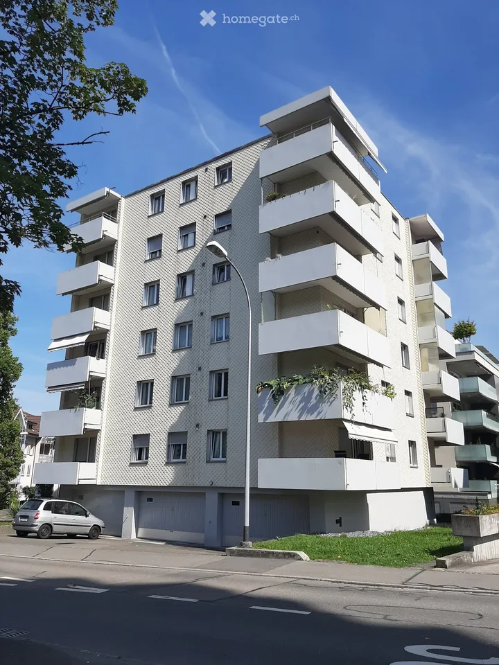 Helle 4.5-Zimmer-Wohnung mit Balkon in Kriens – modern renoviert!