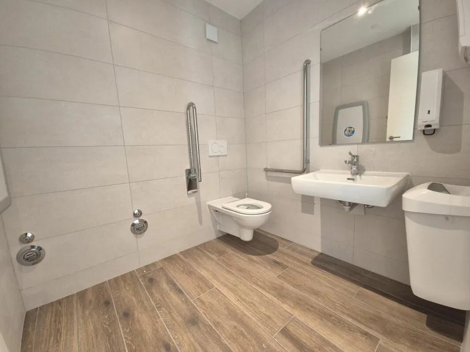 Plugin 5 - Administratif/Bureau 55 m2 au 1er étage