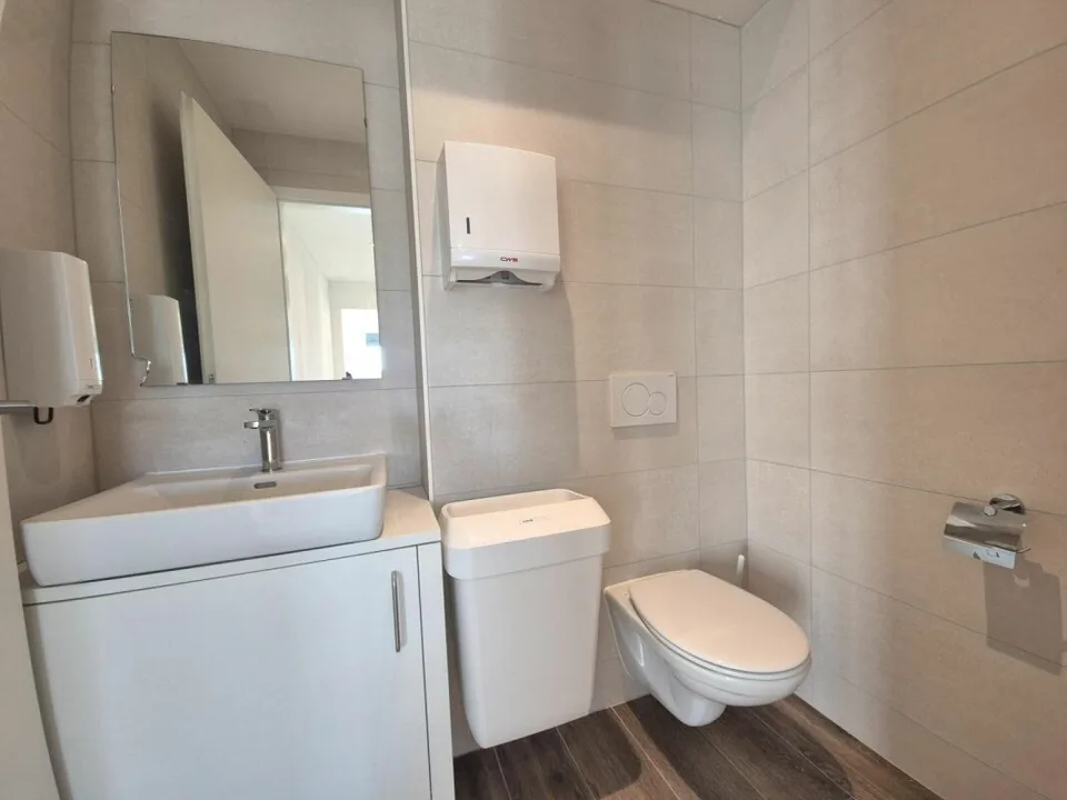 Plugin 5 - Administratif/Bureau 55 m2 au 1er étage