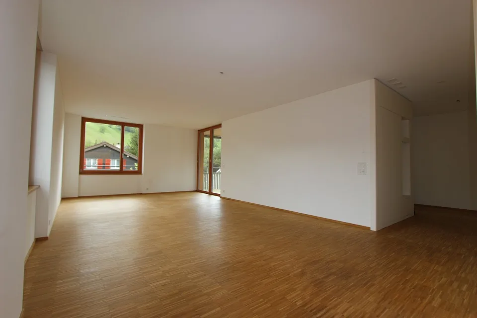 Moderne 2.5-Zimmer-Wohnung mit Balkon
