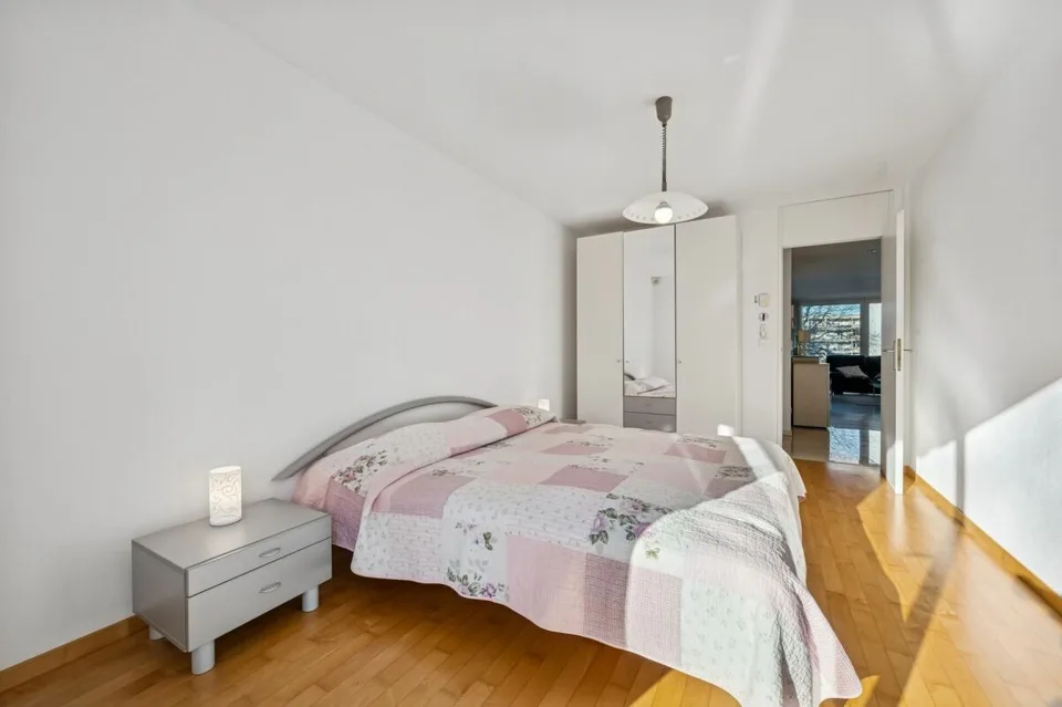 Votre nouvelle maison de jardin 4,5 pièces - un aménagement raffiné rencontre l'oasis verte