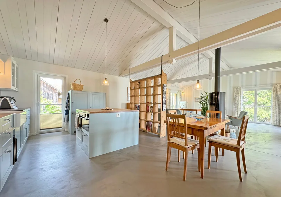 Bijou mit hochwertiger Wohneinrichtung, Cheminée und Sauna auf Zeit - All-Inclusive-Konditionen