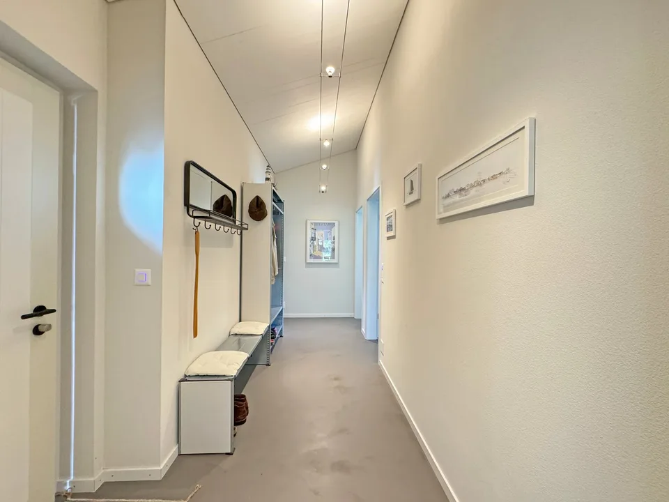 Bijou mit hochwertiger Wohneinrichtung, Cheminée und Sauna auf Zeit - All-Inclusive-Konditionen