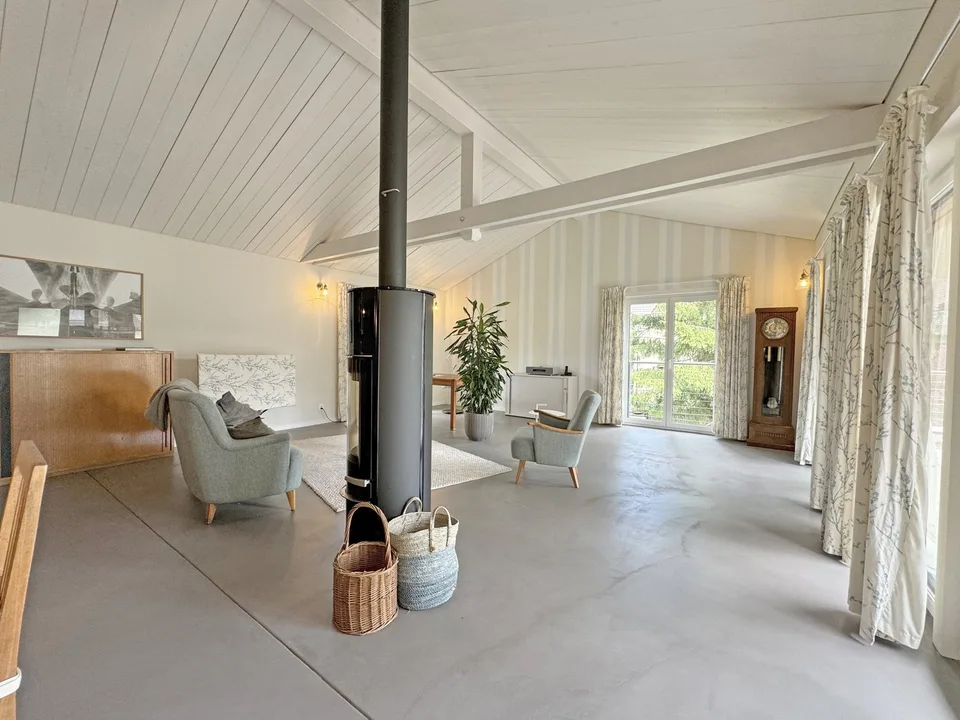 Bijou mit hochwertiger Wohneinrichtung, Cheminée und Sauna auf Zeit - All-Inclusive-Konditionen