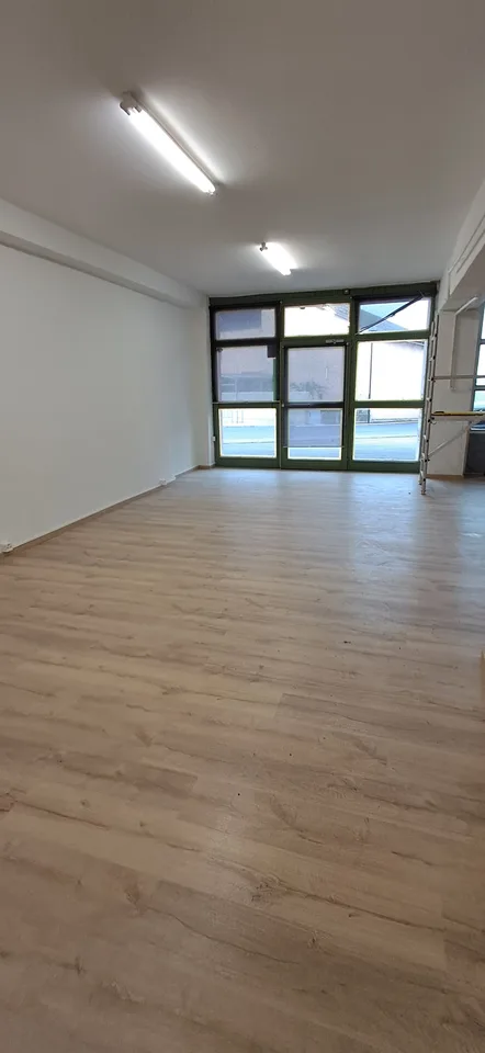 Spazio commerciale in affitto a Yens – foto 7 di 11