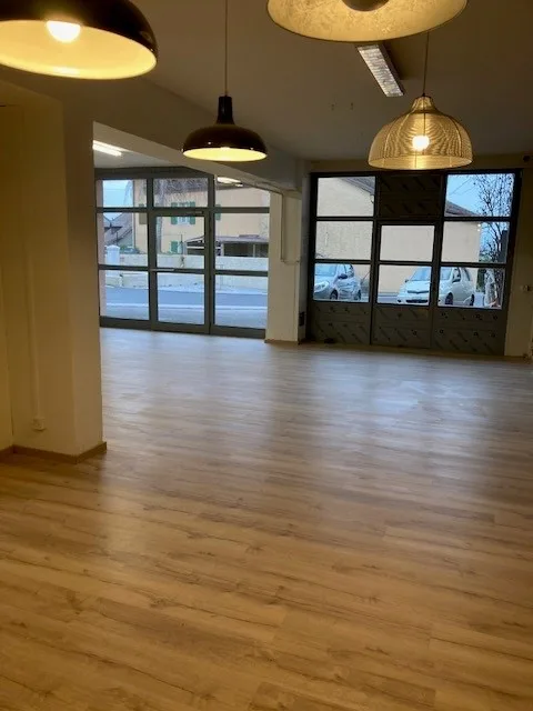 Spazio commerciale in affitto a Yens – foto 11 di 11