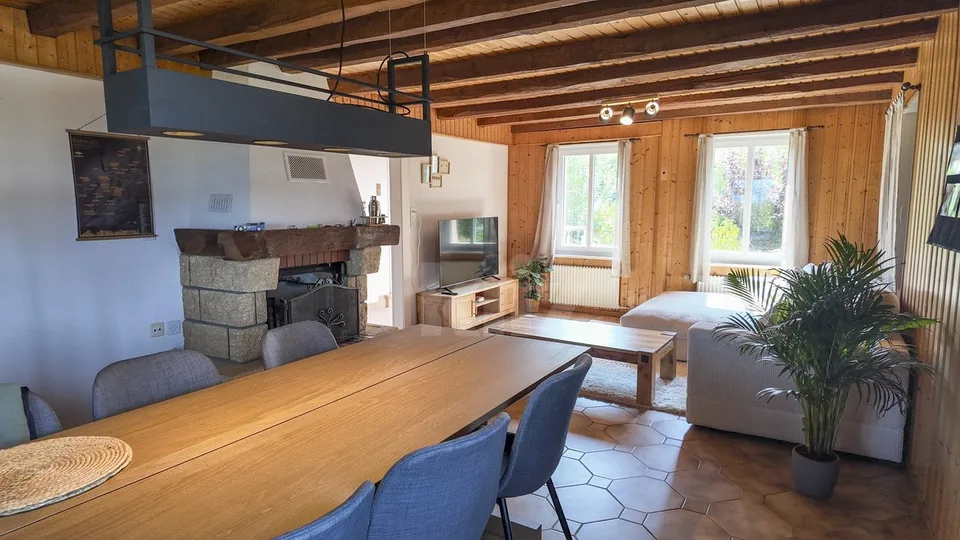 Charmantes Dorfhaus mit zwei Wohnungen