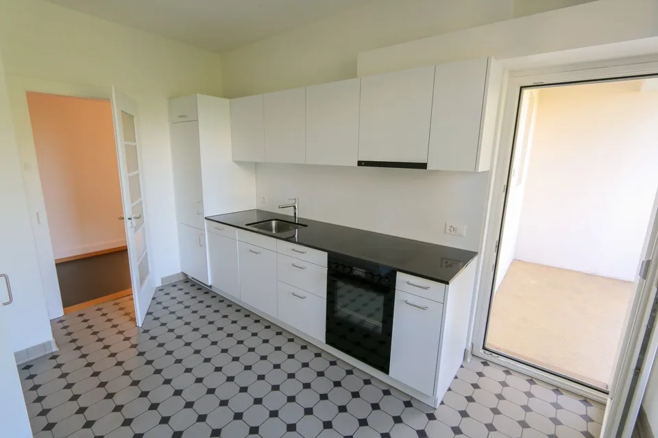 Helle 3-Zimmer-Wohnung mit Balkon an der Monbijoustrasse in Bern