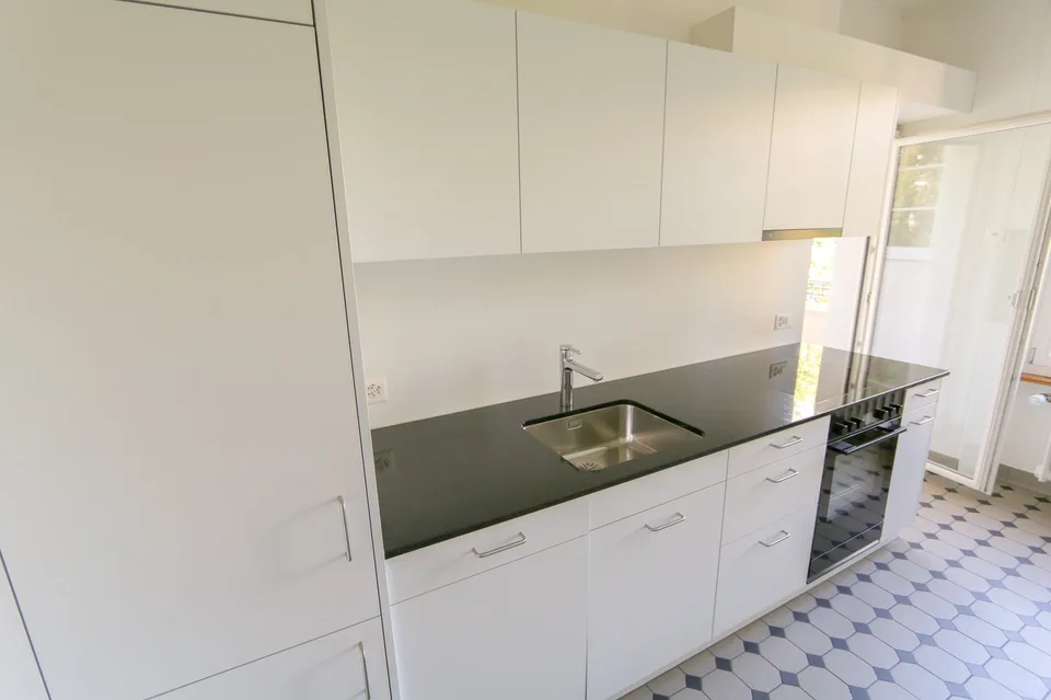 Helle 3-Zimmer-Wohnung mit Balkon an der Monbijoustrasse in Bern