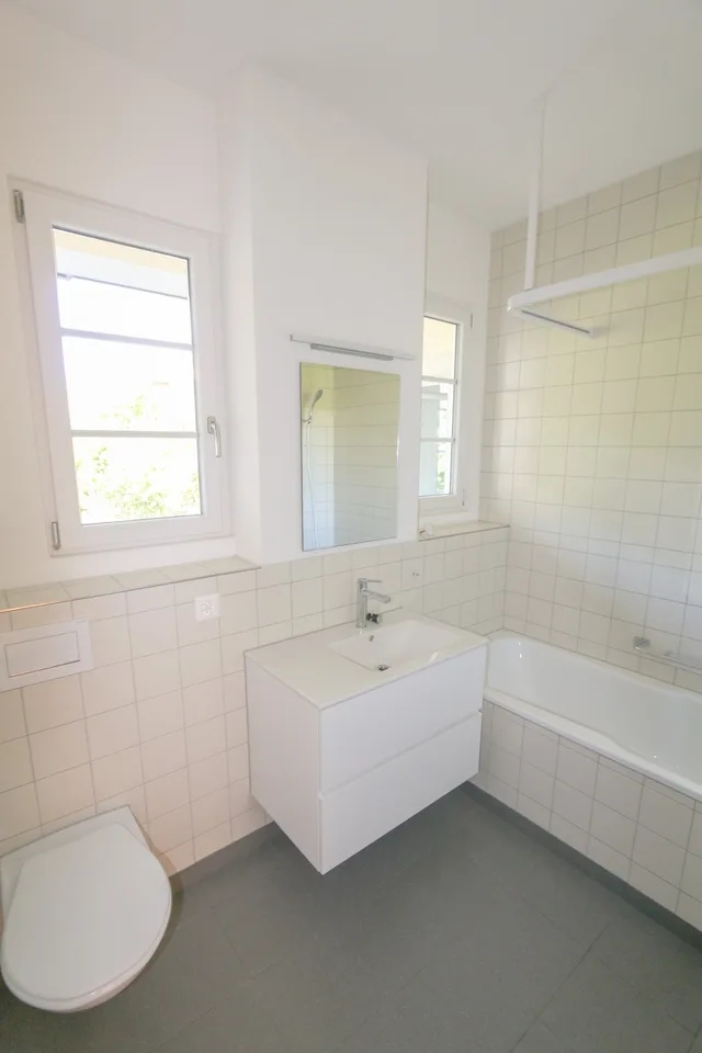 Helle 3-Zimmer-Wohnung mit Balkon an der Monbijoustrasse in Bern