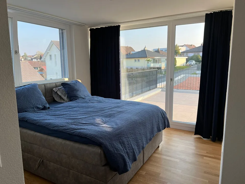 Exclusive 4.5-room attic apartment with spacious terrace in a quiet residential area in Rothrist