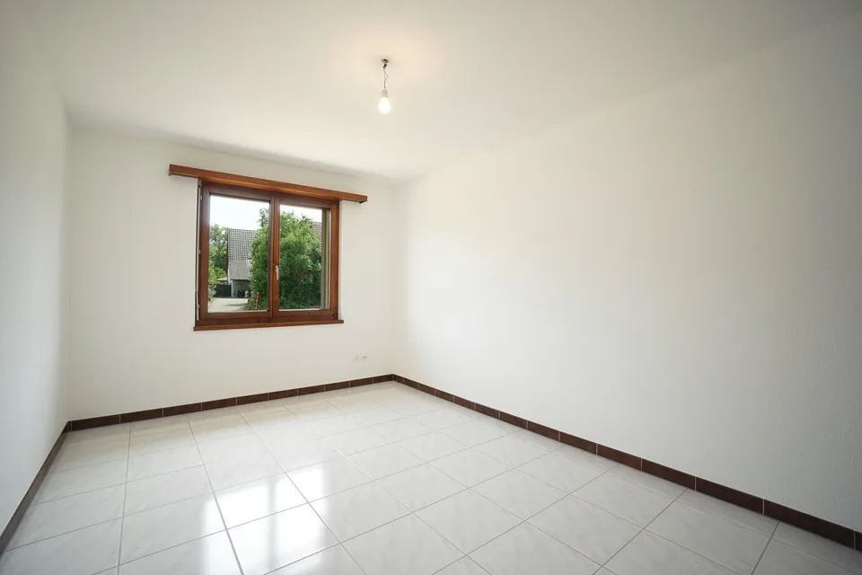 Freistehendes 5.5-Zimmer Einfamilienhaus mit vielseitigem Um- und Ausbaupotenzial – Foto 14 von 24
