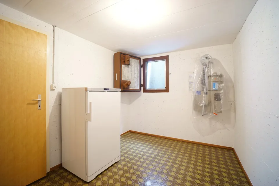 Freistehendes 5.5-Zimmer Einfamilienhaus mit vielseitigem Um- und Ausbaupotenzial – Foto 20 von 24