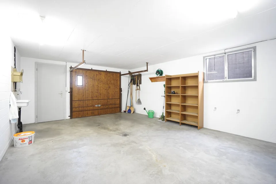 Freistehendes 5.5-Zimmer Einfamilienhaus mit vielseitigem Um- und Ausbaupotenzial – Foto 21 von 24