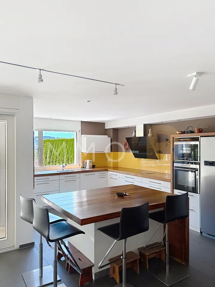 Geräumige Wohnung - Terrasse, Garten mit freier Sicht auf den Moléson