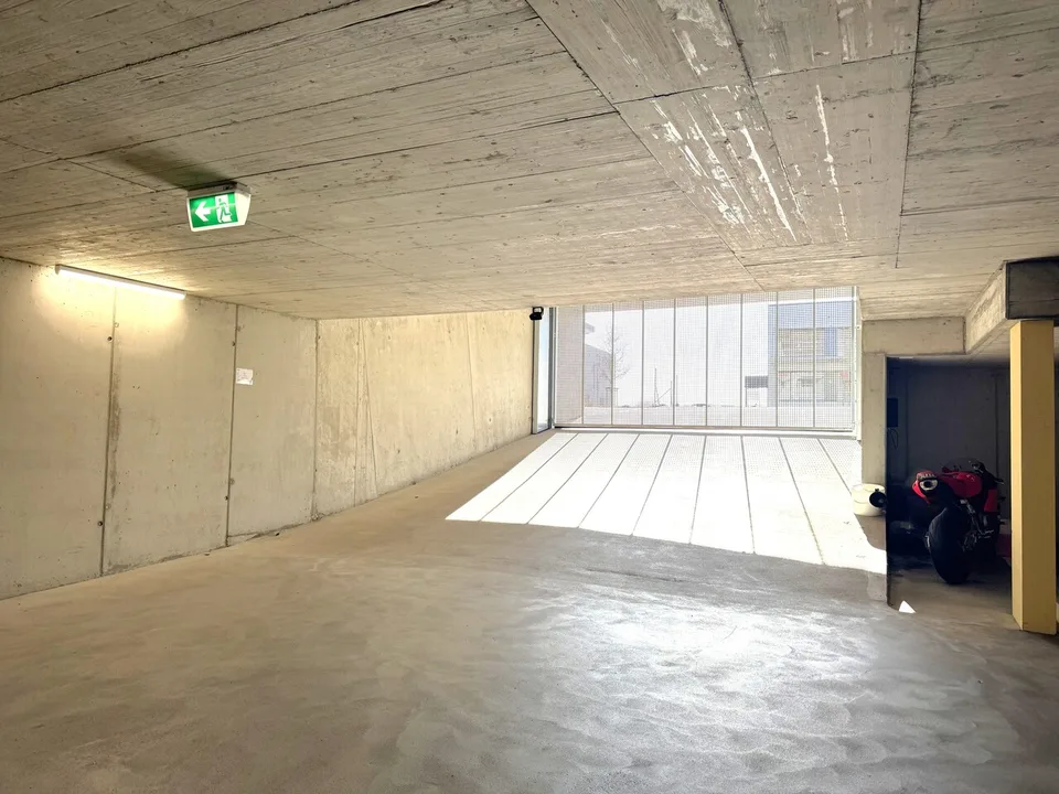 Posto auto in garage sotterraneo in affitto