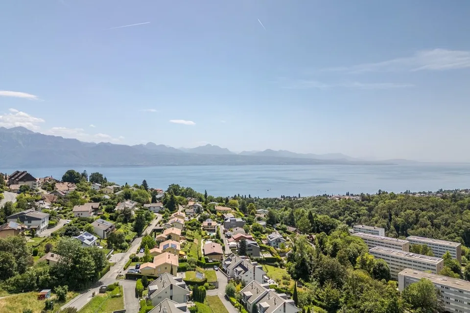Magnifique appartement avec terrasse et vue sur le lac