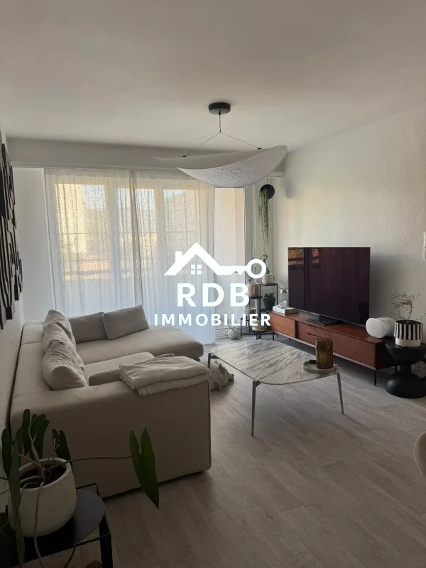 Appartement de 3 pièces au 5ème étage situé à Onex 1213