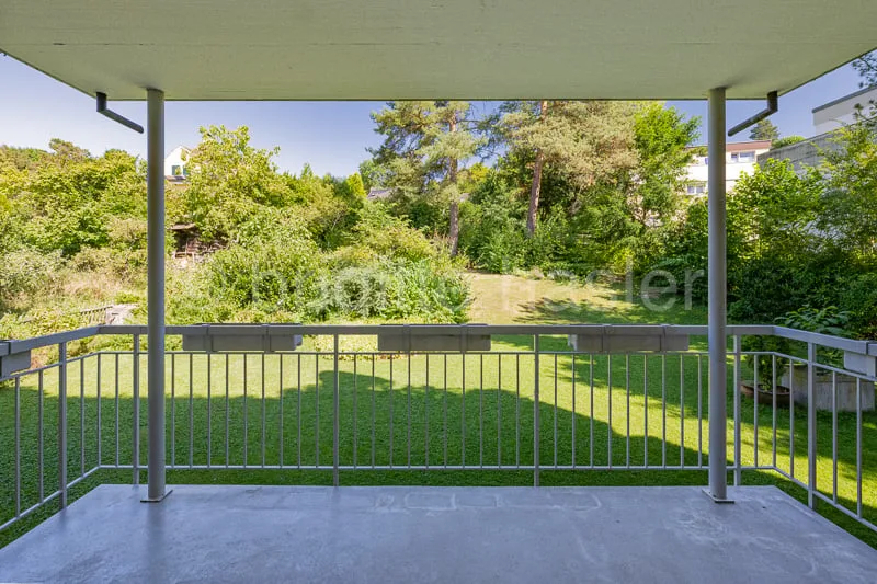 Appartamento di proprietà di 6,5 locali con grande giardino in zona residenziale familiare