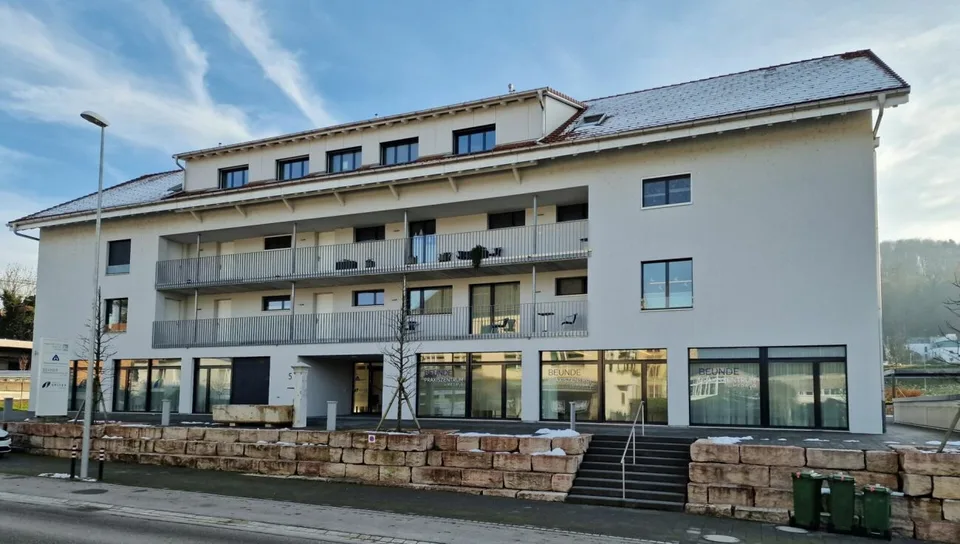 Appartement moderne 2.0 pièces dans un endroit calme - disponible immédiatement