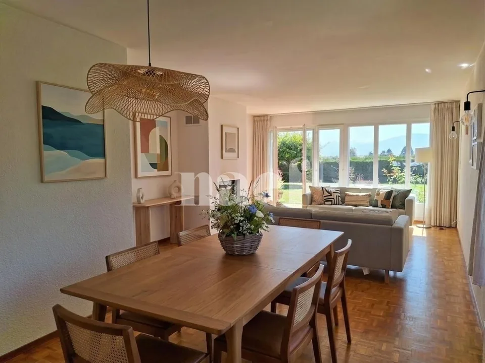 Casa indipendente di 4.5 locali con camino e giardino