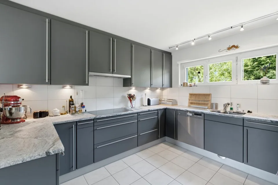 Casa unifamiliare di 5,5 locali, con giardino grande e doppio garage