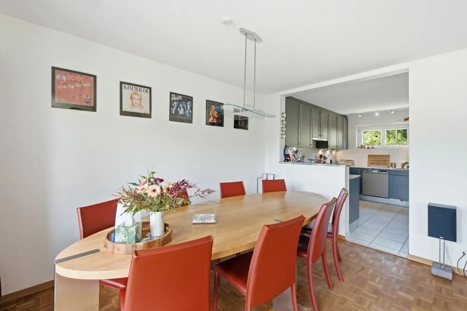Casa unifamiliare di 5,5 locali, con giardino grande e doppio garage