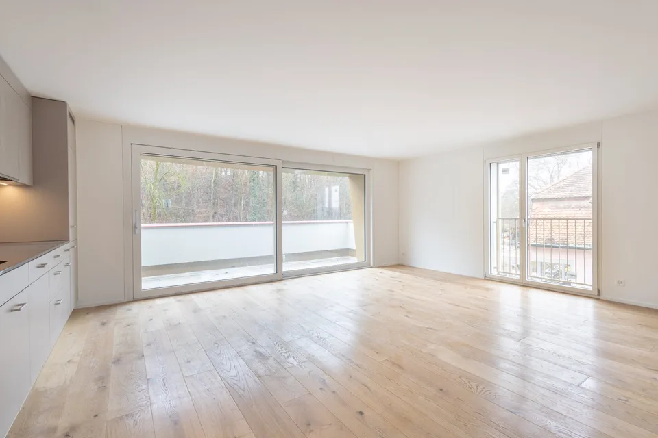 Vivere moderno all'ultimo piano – Appartamento nuovo di 2,5 locali di alta qualità a Zurigo-Seebach
