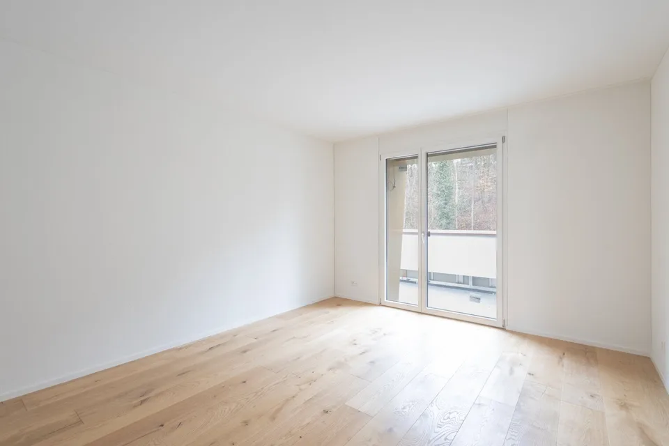 Vivere moderno all'ultimo piano – Appartamento nuovo di 2,5 locali di alta qualità a Zurigo-Seebach