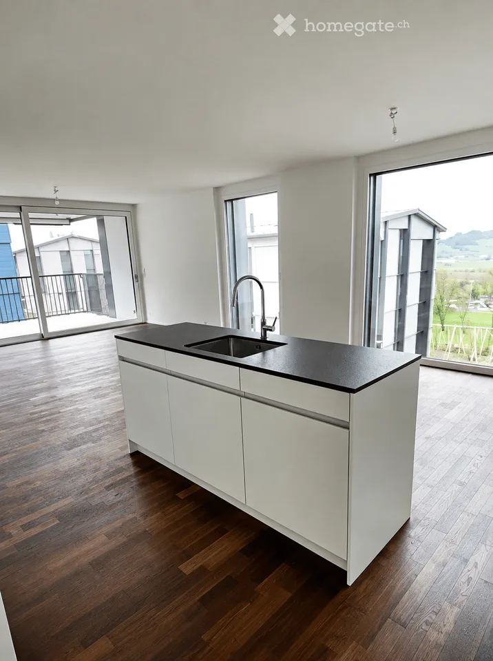 Moderne 3.5-Zimmer-Wohnung in Root – Neubau mit Balkon und schöner Aussicht
