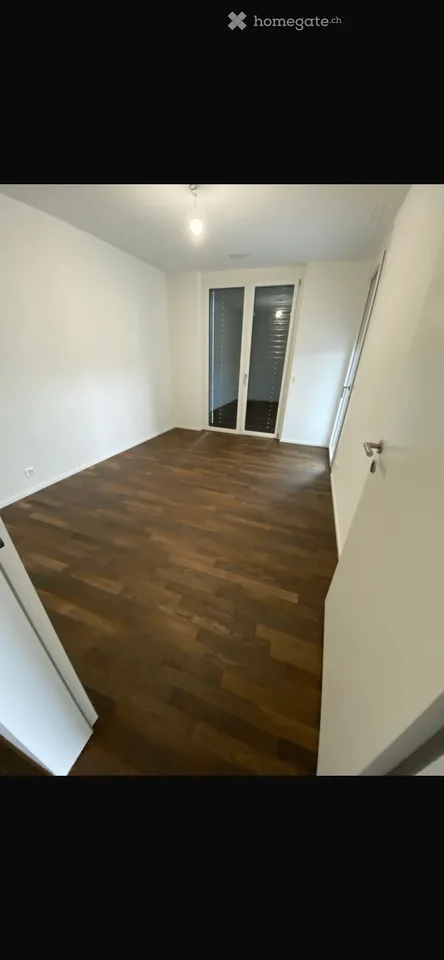 Moderne 3.5-Zimmer-Wohnung in Root – Neubau mit Balkon und schöner Aussicht