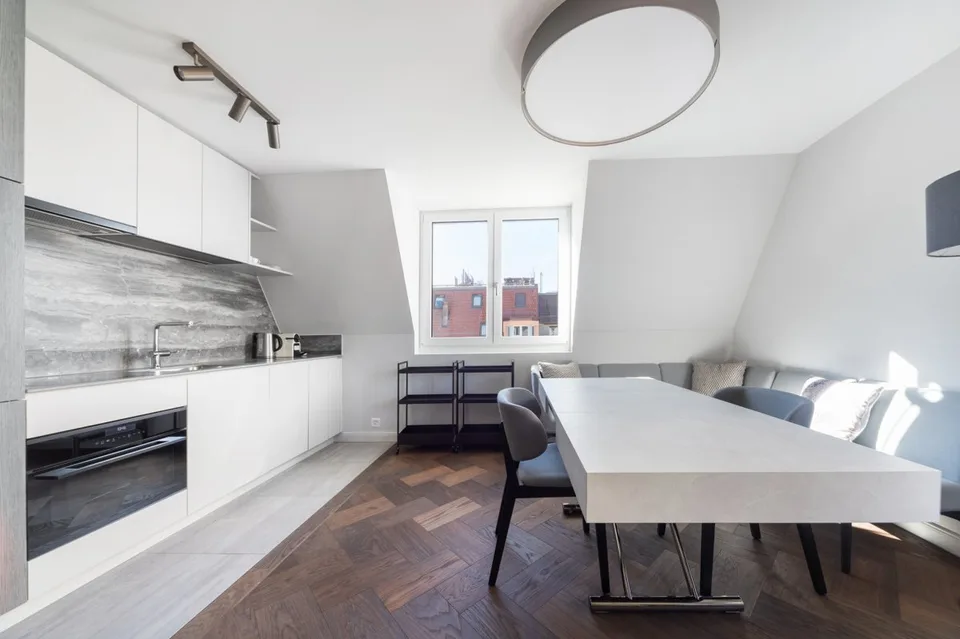 Luxueux au-dessus des toits de Zurich - avec terrasse privée sur le toit