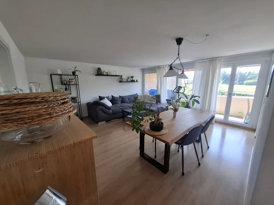Helle 4.5-Zimmer-Wohnung mit Balkon in Rüfenacht BE
