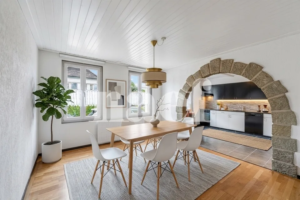 Maison villageoise jumelle de 4.5 pièces avec véranda et jardin à vendre à Granges-Marnand