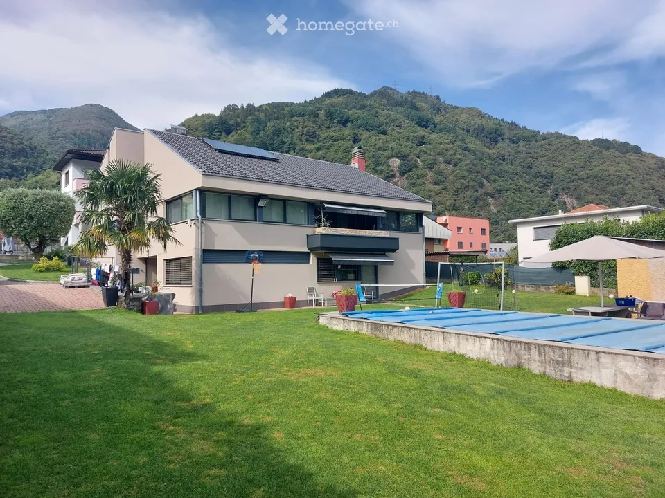 esklusiva villa bifamiliare con piscina