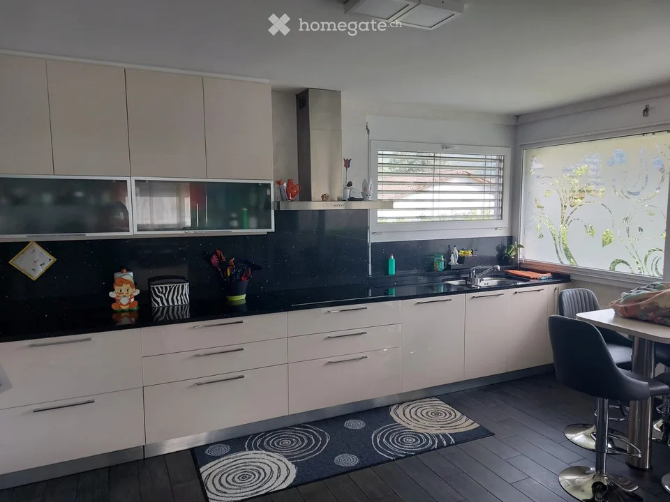 Exklusives Doppelhaus mit Pool